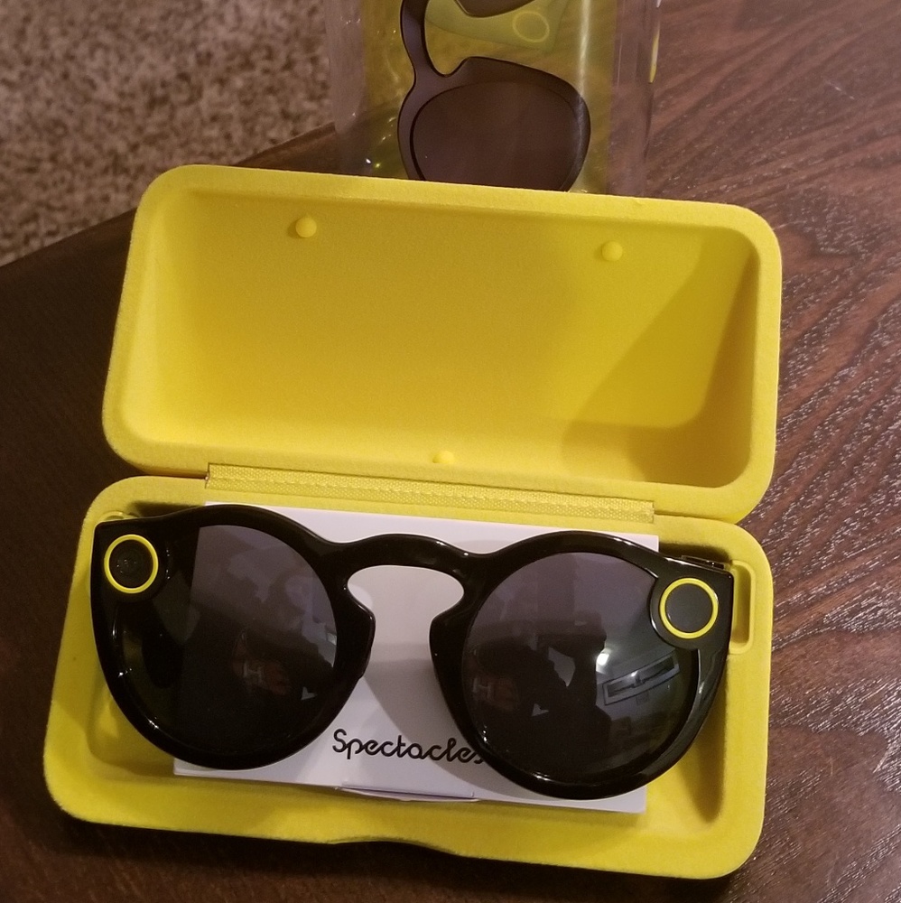 Snapchat Spectacles (New in Case)